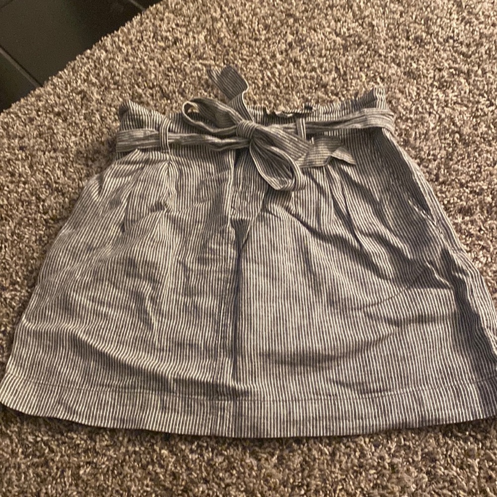 Loft skirt size 4